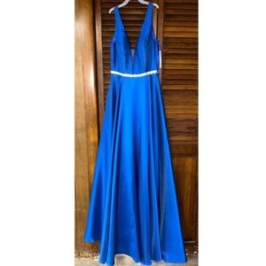 ED YOUNG Blue Formal Gown Prom Dress Size Small (4) + Garment Bag NWT